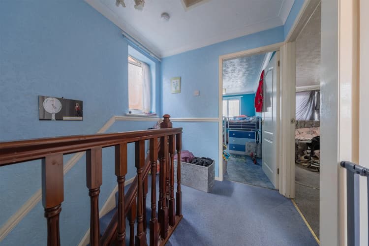 property photo 11 of 28