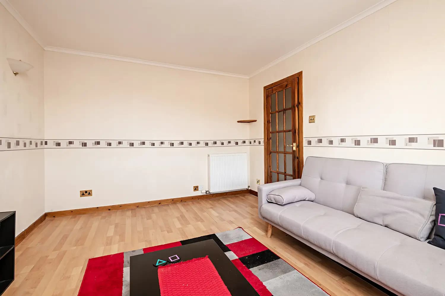 property photo 4 of 19