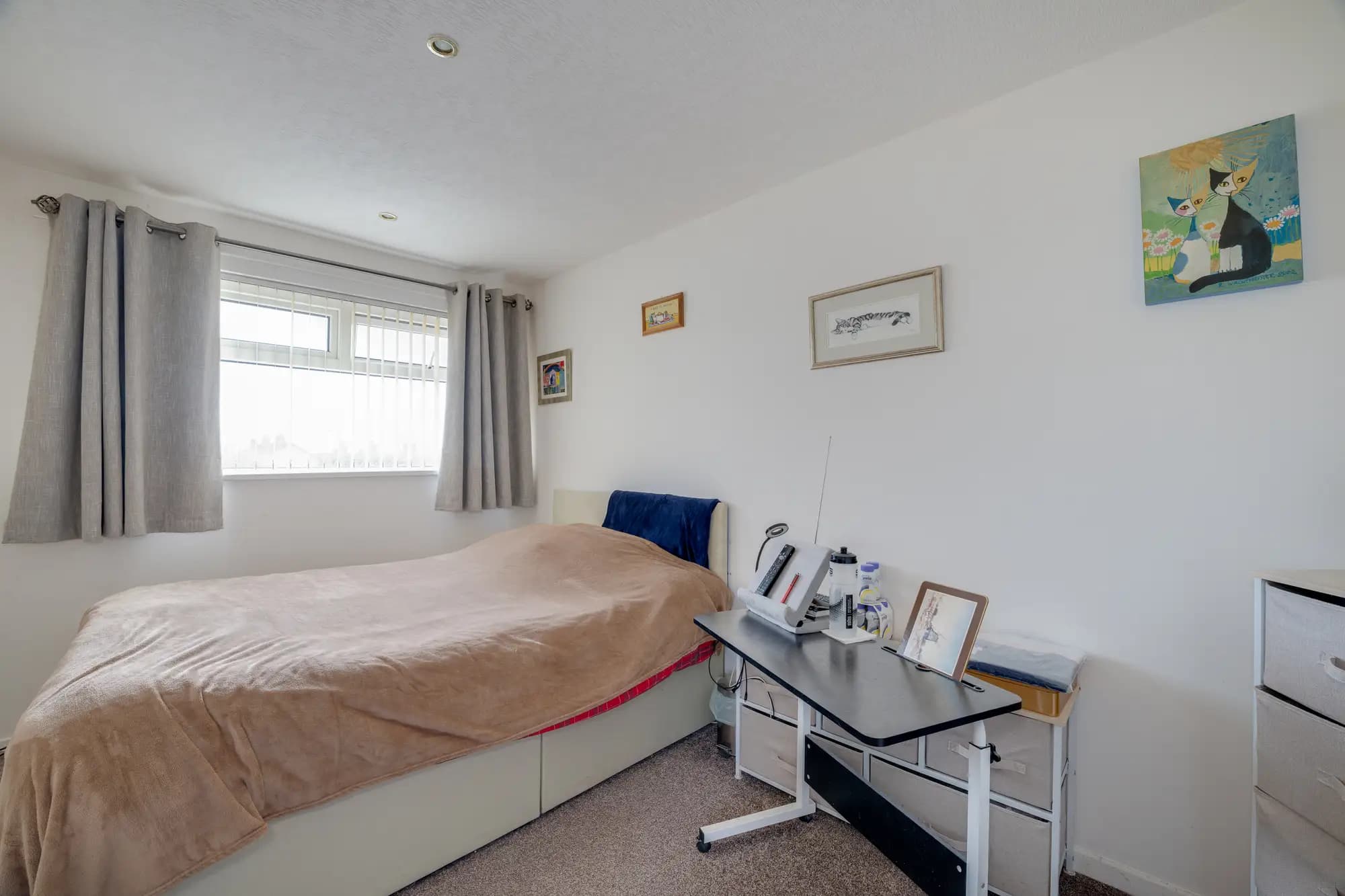 property photo 8 of 13