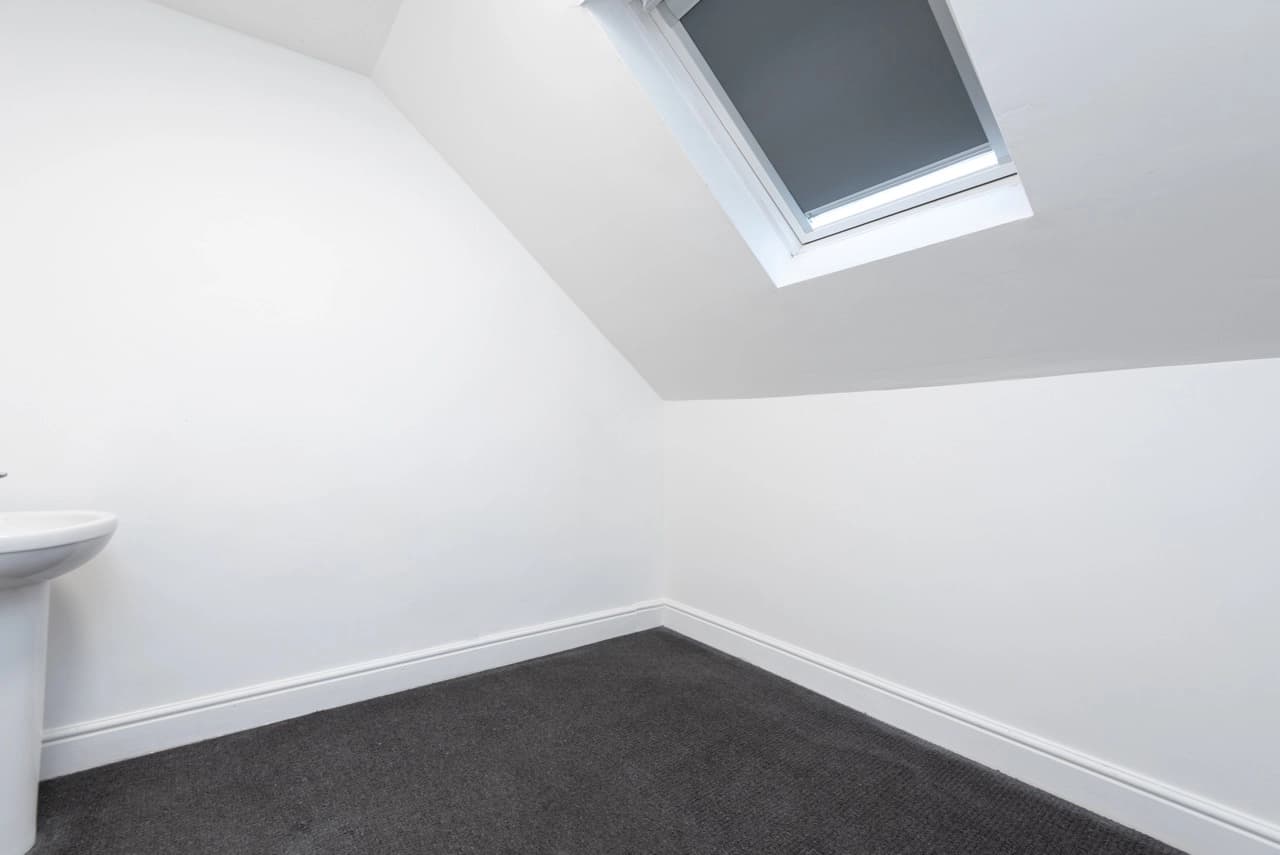 property photo 18 of 40