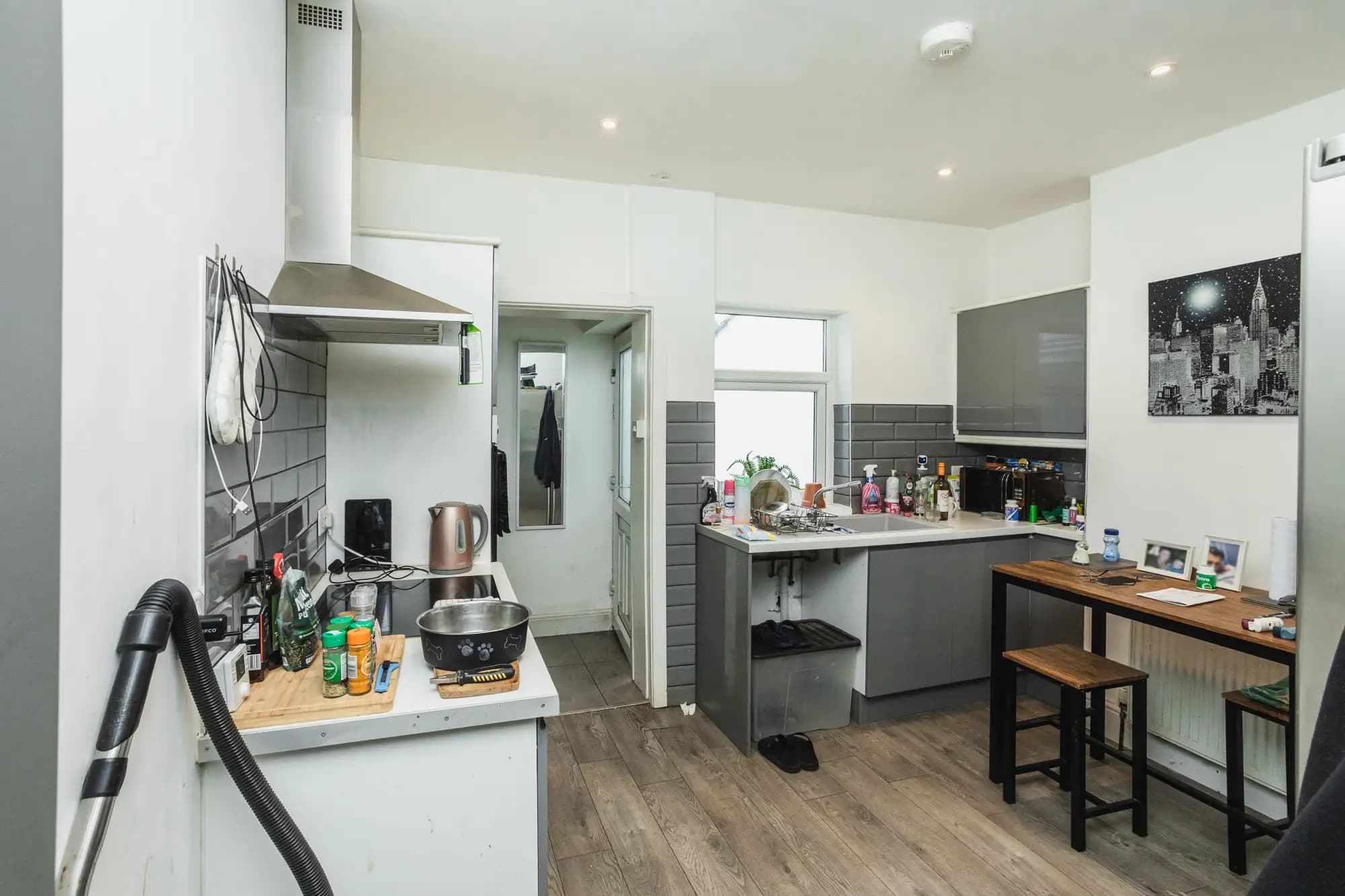 property photo 6 of 19