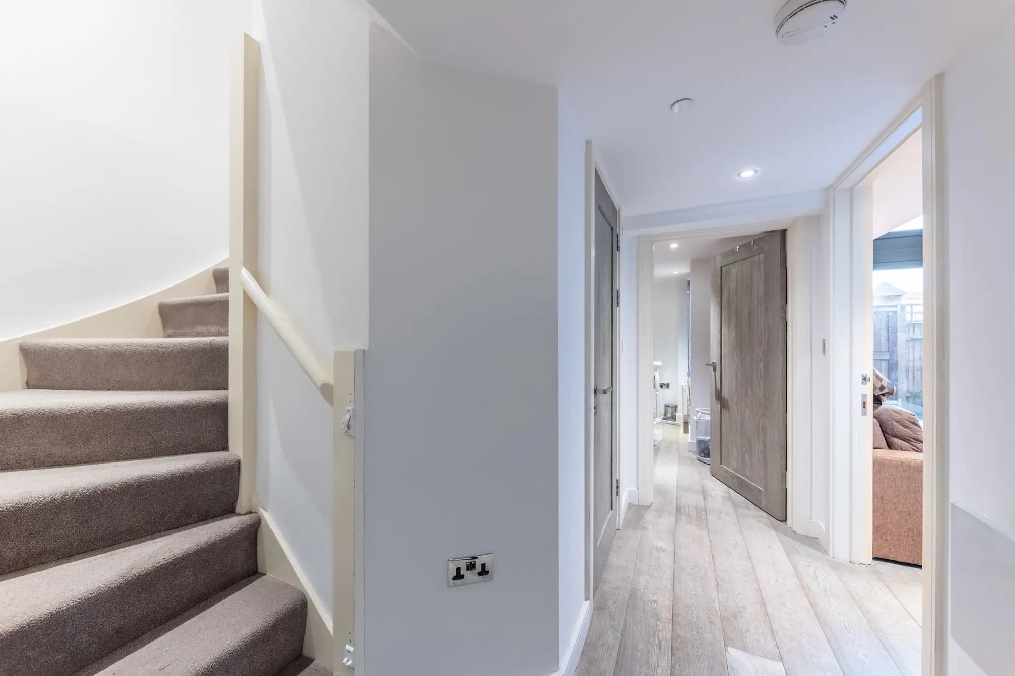 property photo 8 of 19