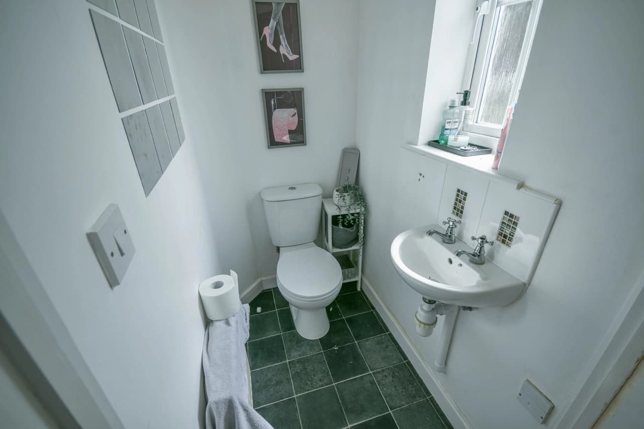 property photo 10 of 20
