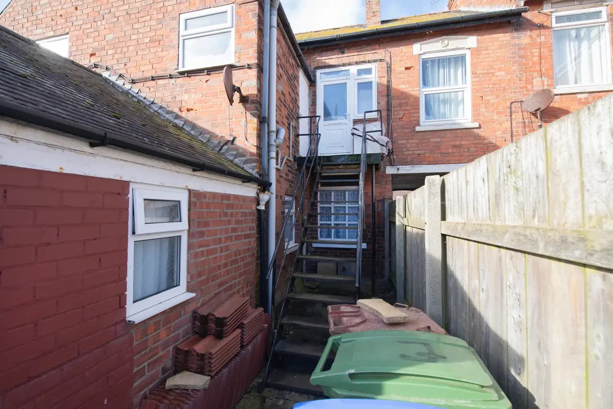 property photo 16 of 38