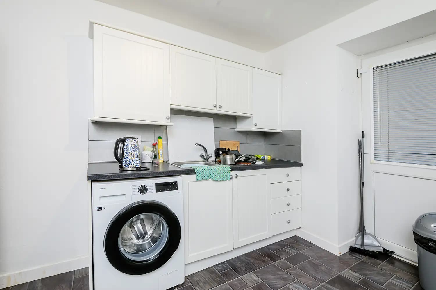 property photo 7 of 15