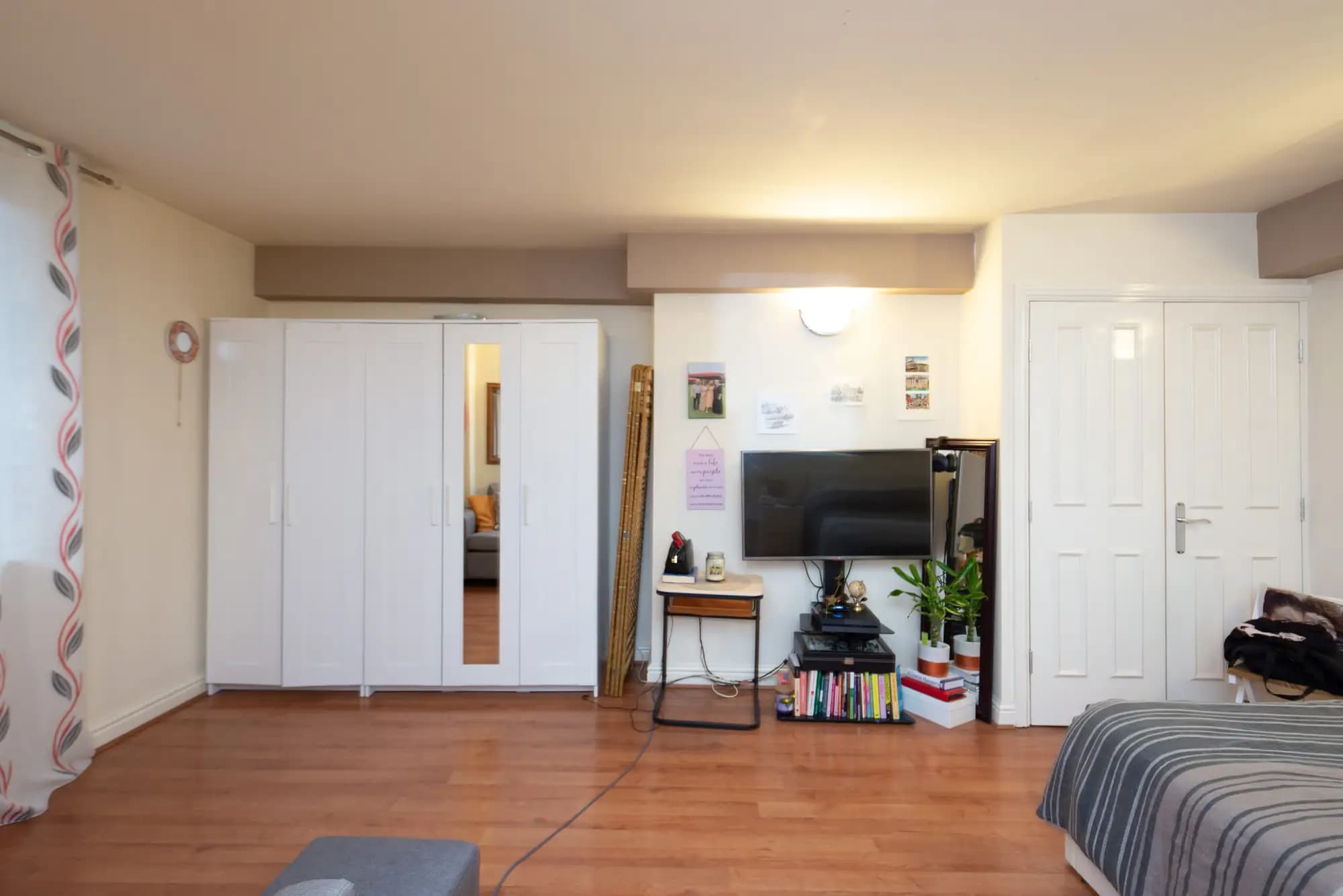 property photo 11 of 17