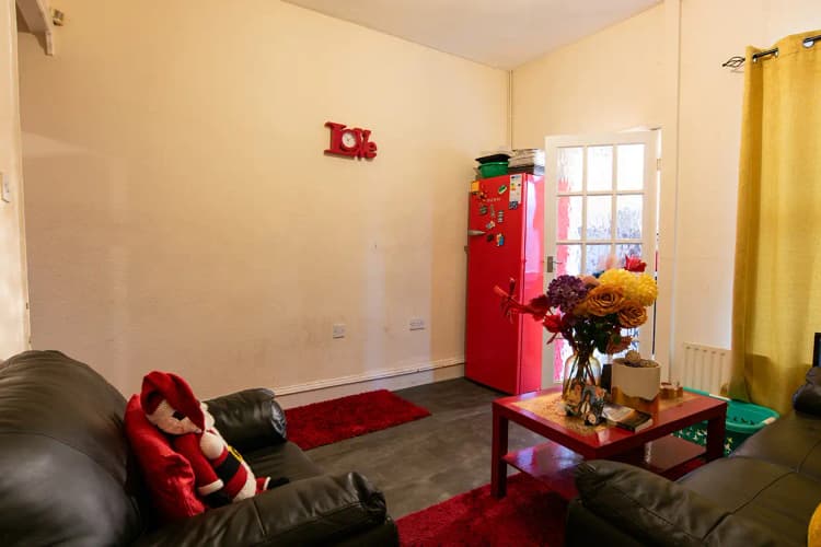 property photo 3 of 21