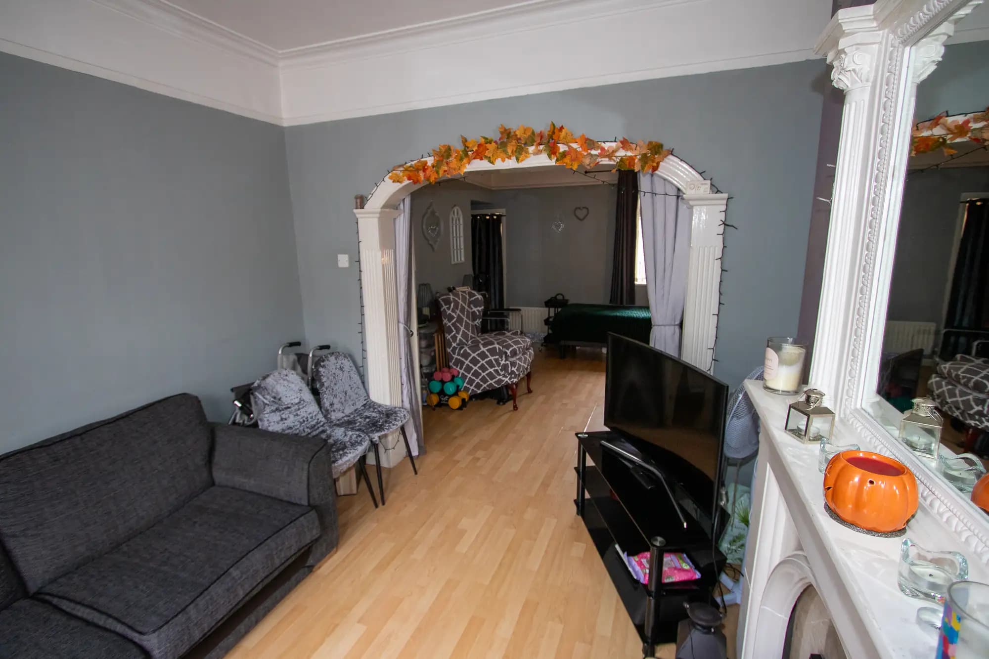 property photo 4 of 17