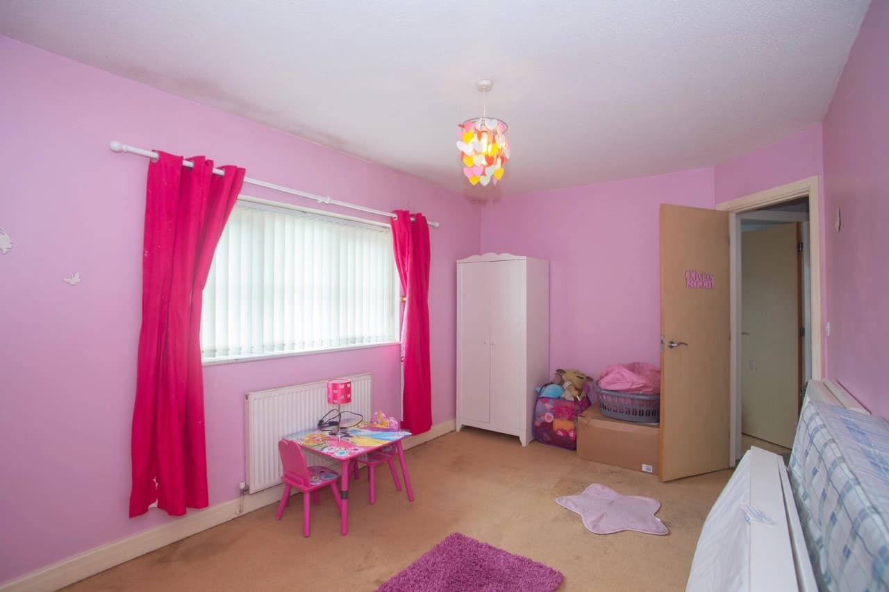 property photo 21 of 31