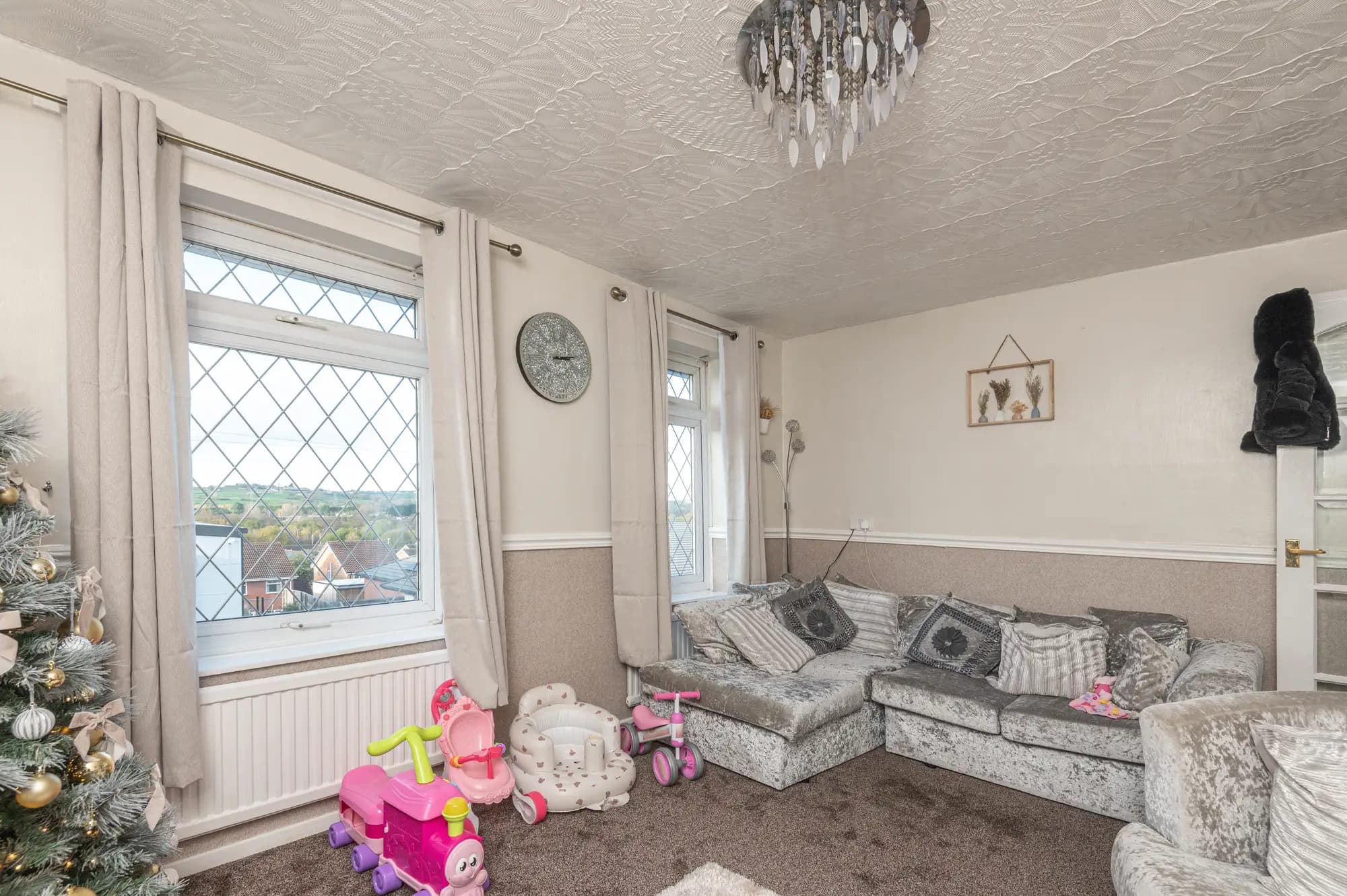 property photo 4 of 19