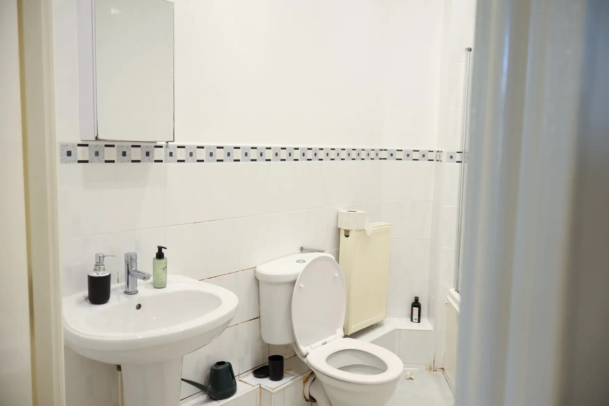 property photo 7 of 14