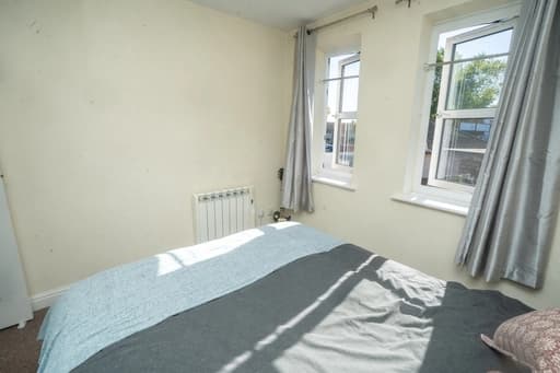 property photo 9 of 14