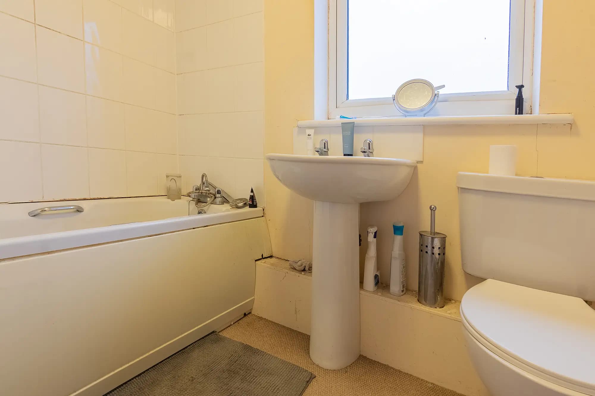 property photo 10 of 17
