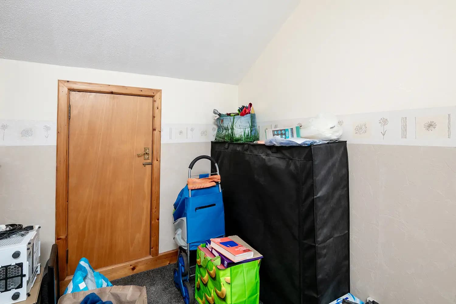 property photo 25 of 36