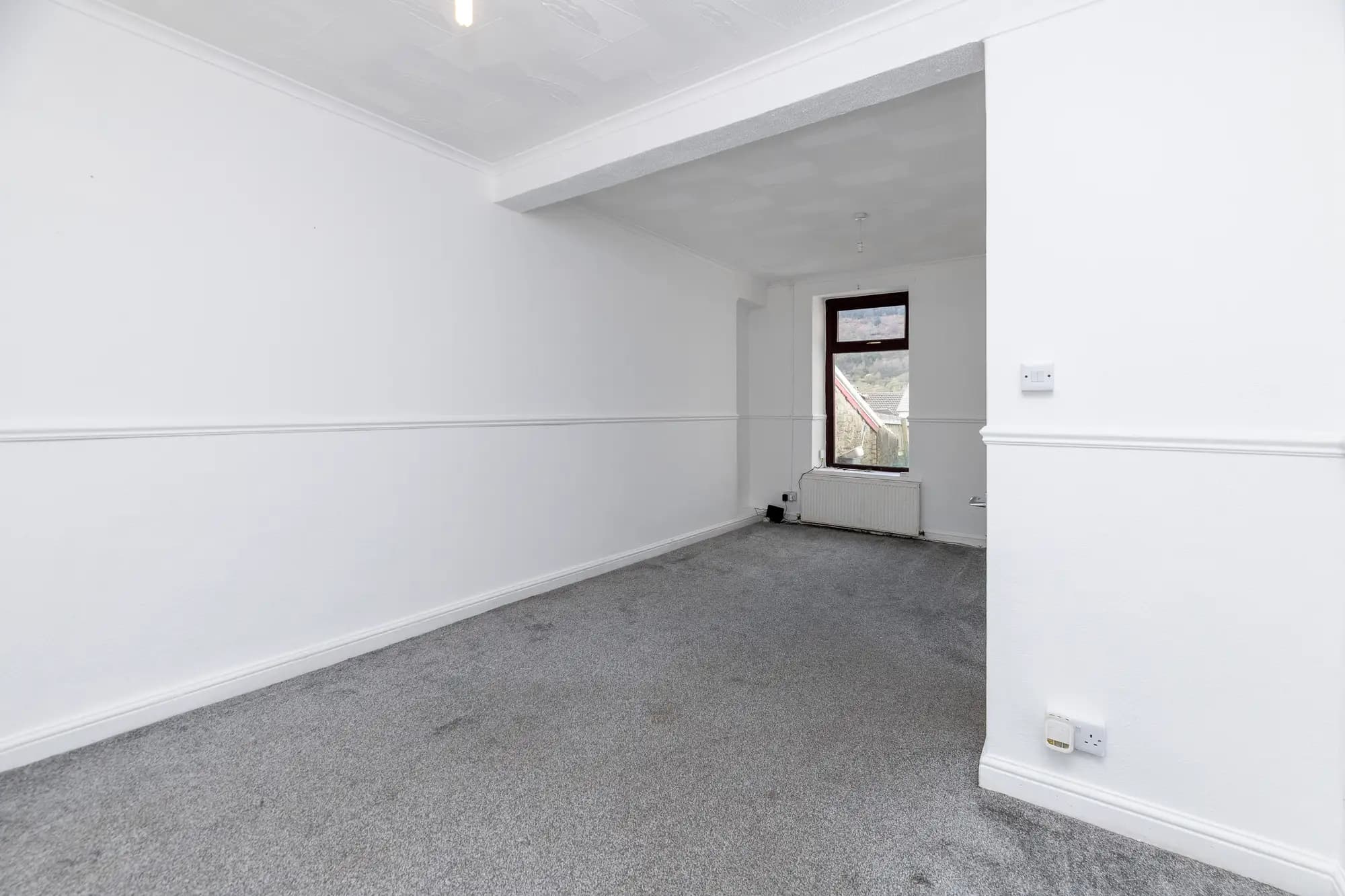 property photo 4 of 17