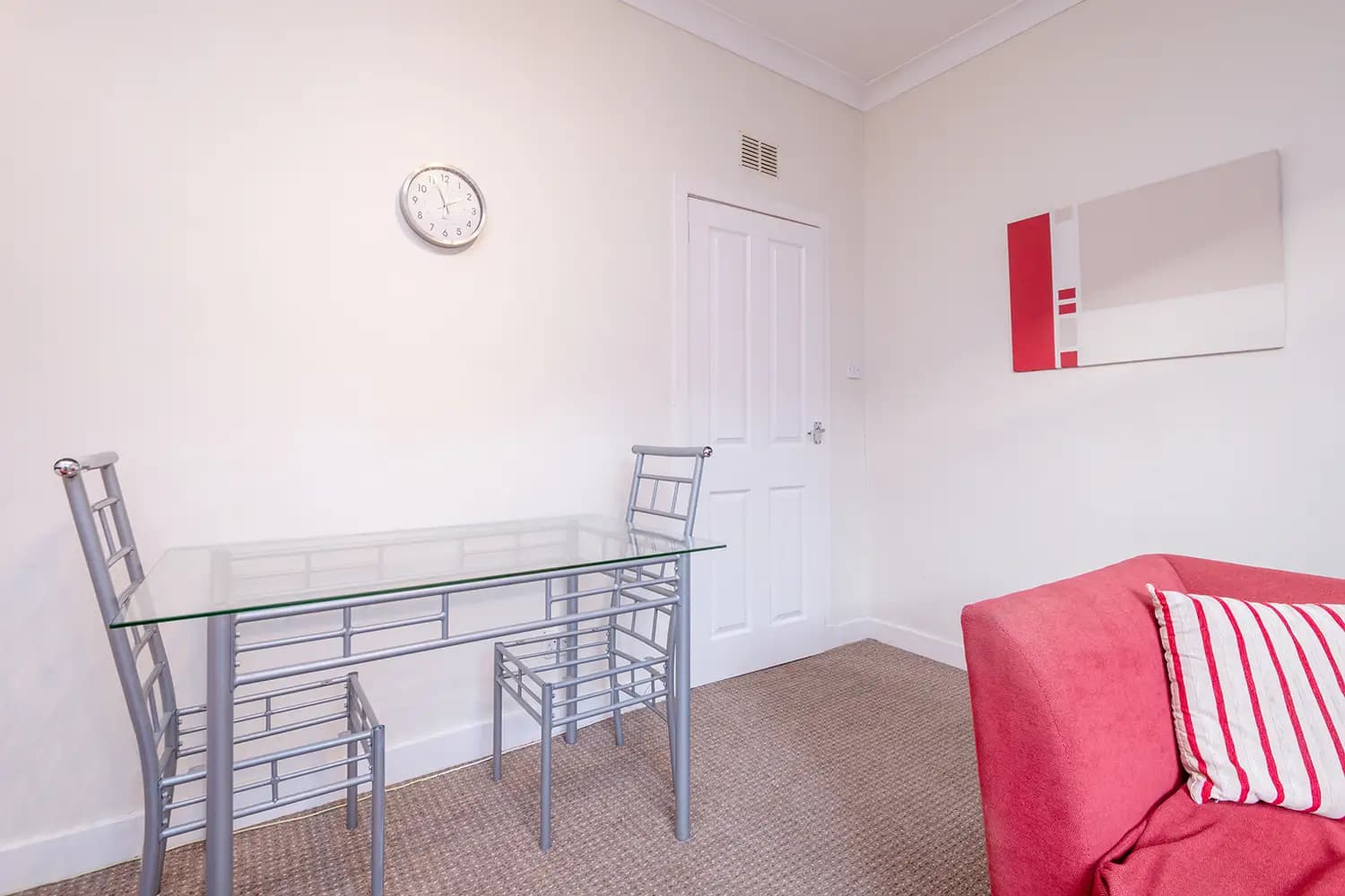 property photo 6 of 16