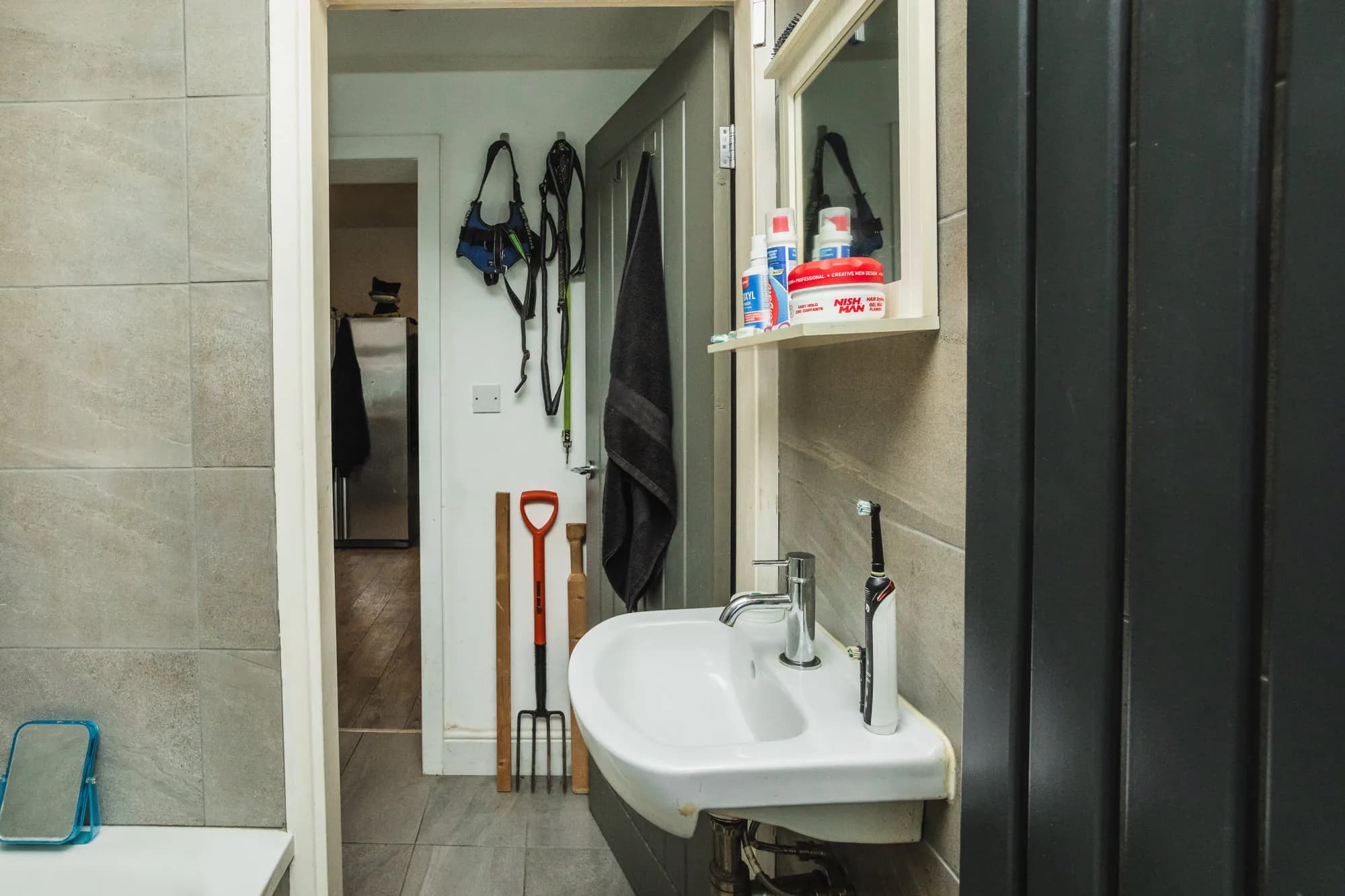 property photo 9 of 19