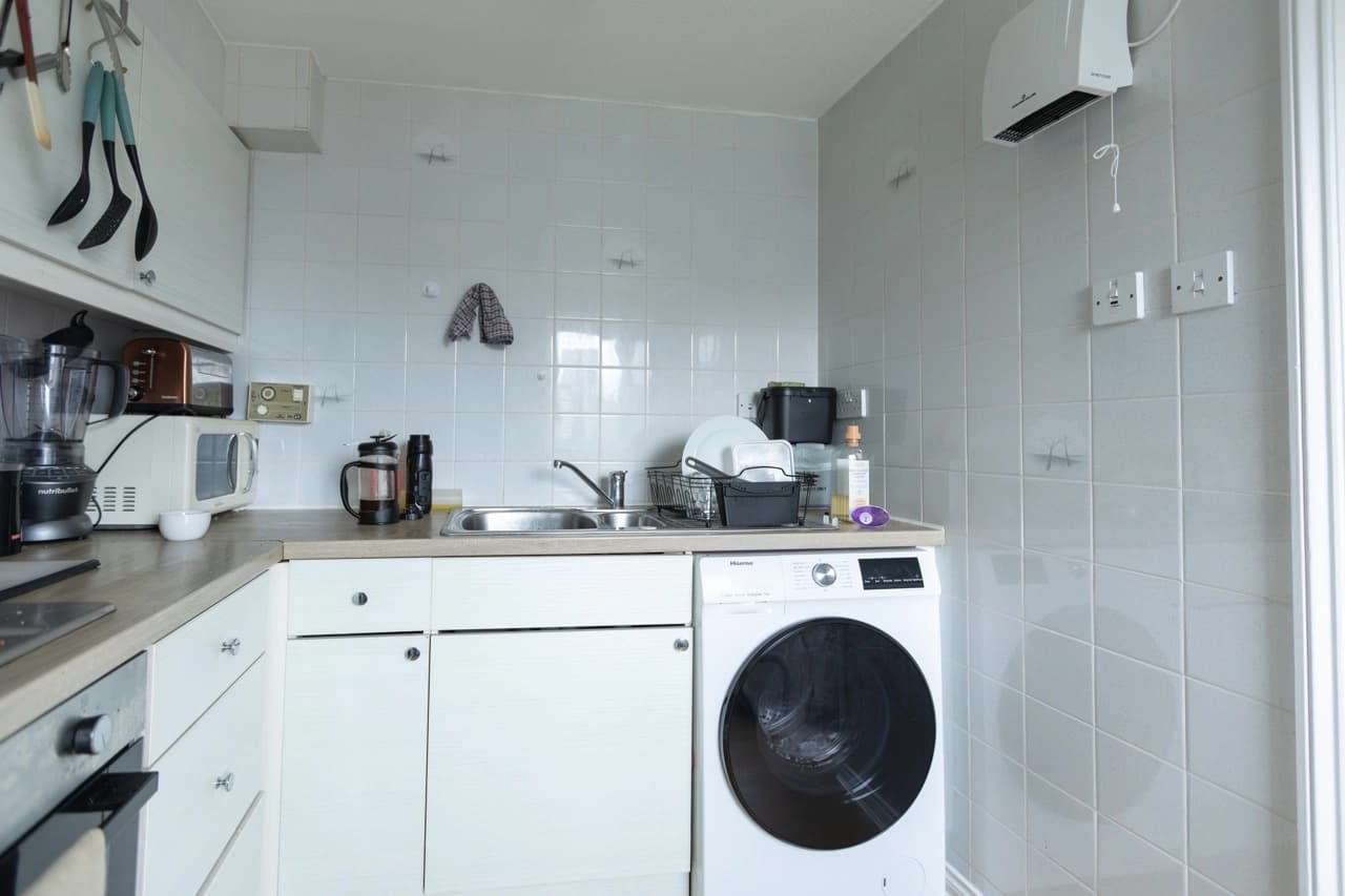 property photo 6 of 21
