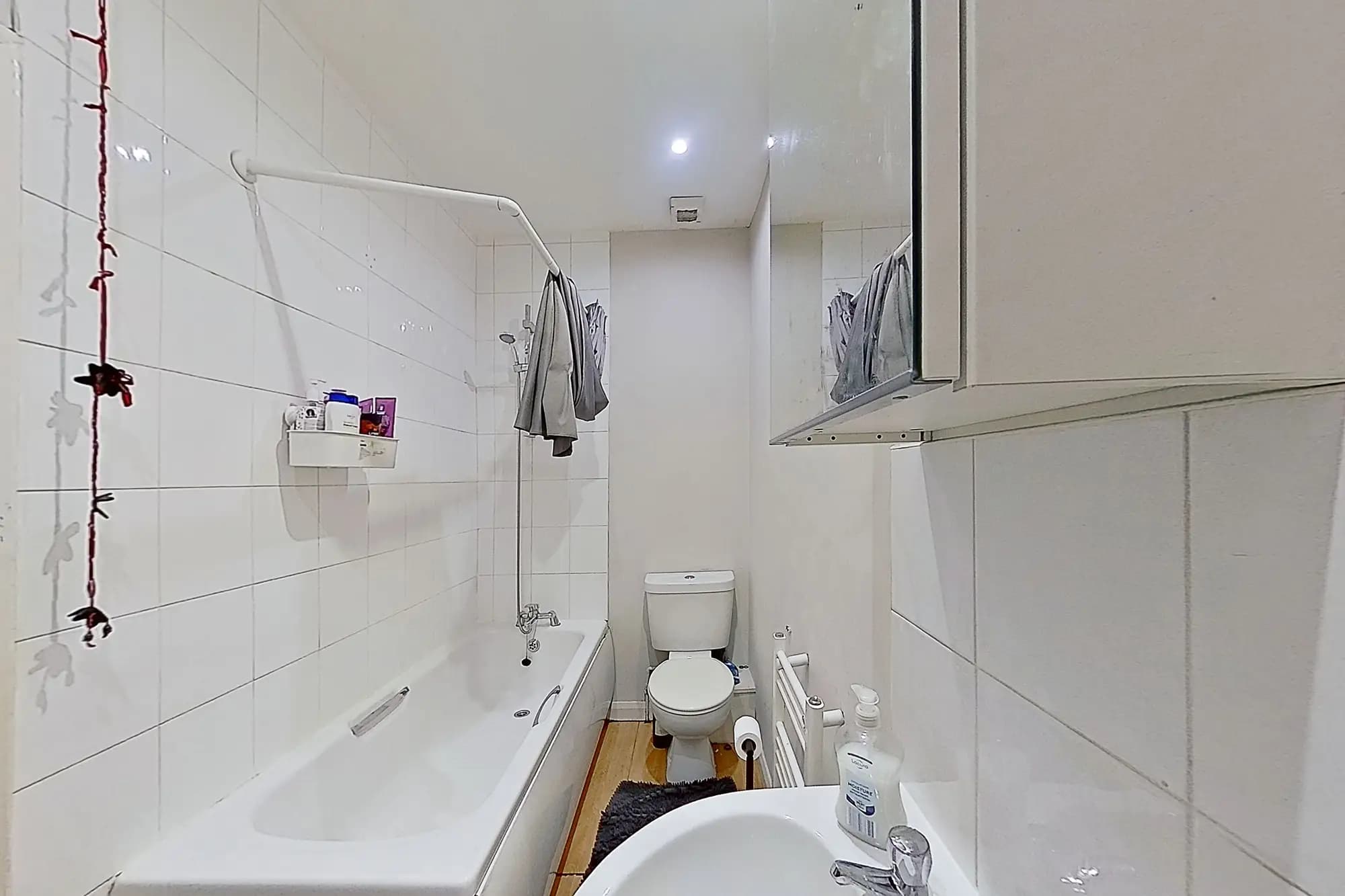 property photo 11 of 18