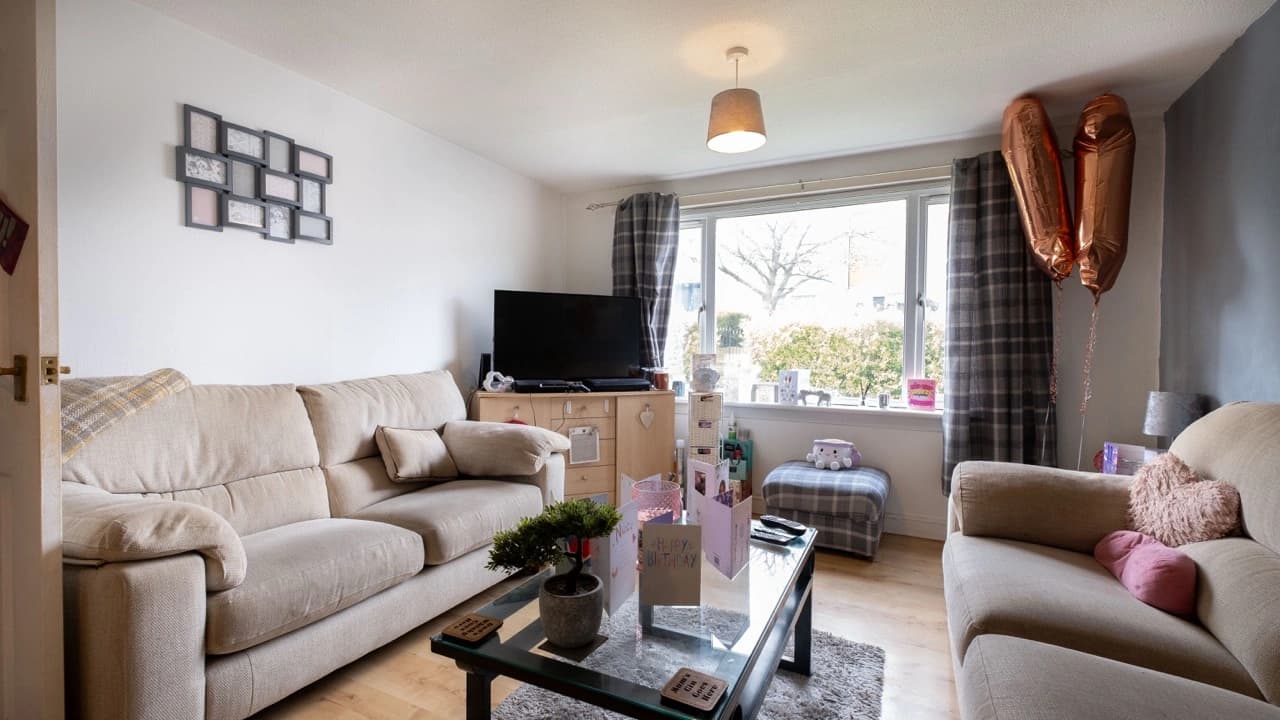 property photo 2 of 20