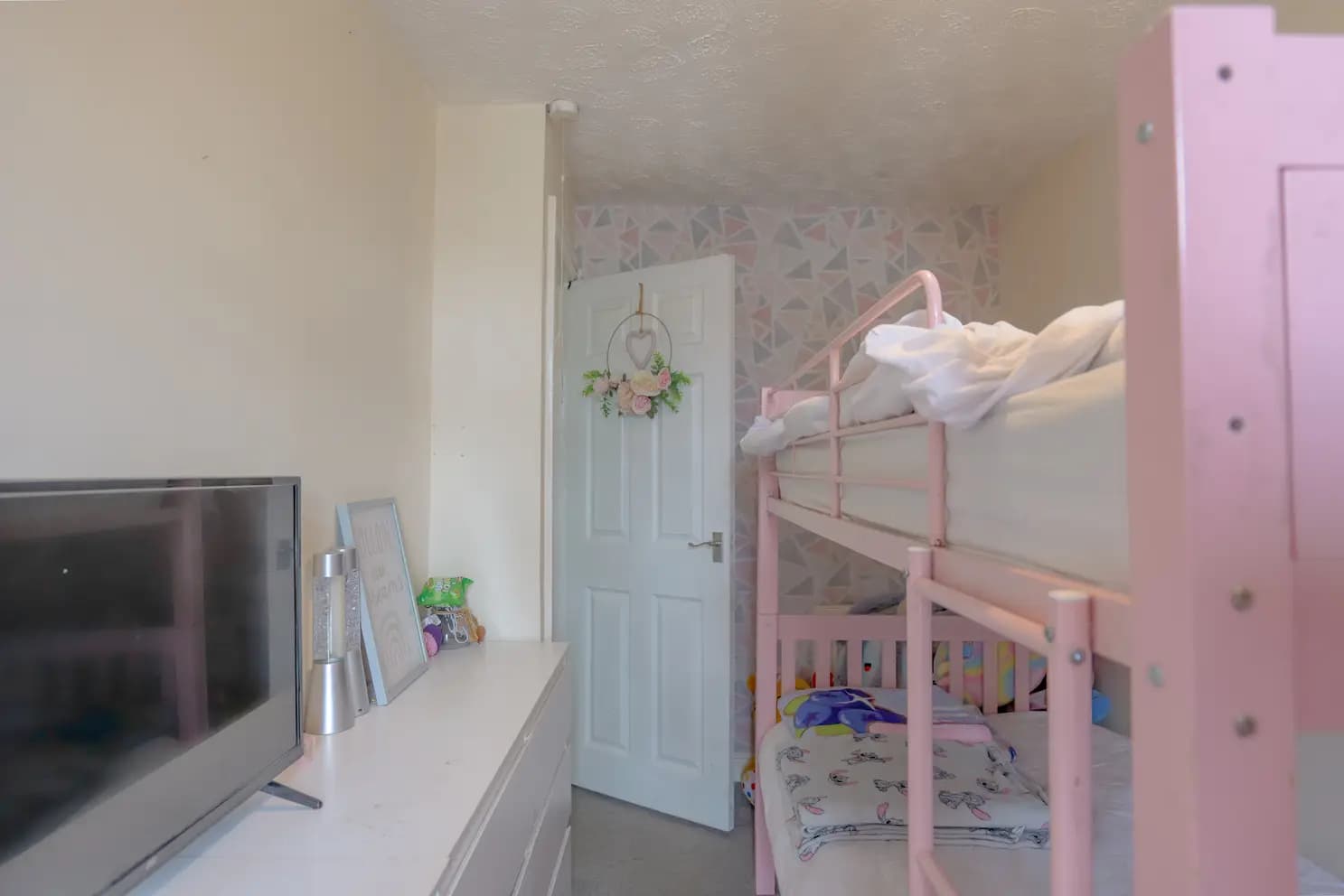 property photo 11 of 16
