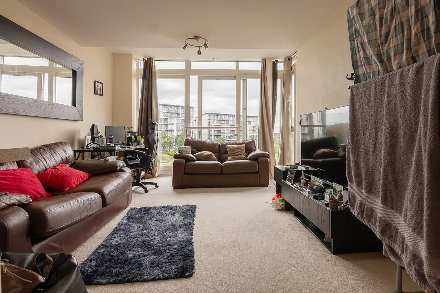 property photo 3 of 27
