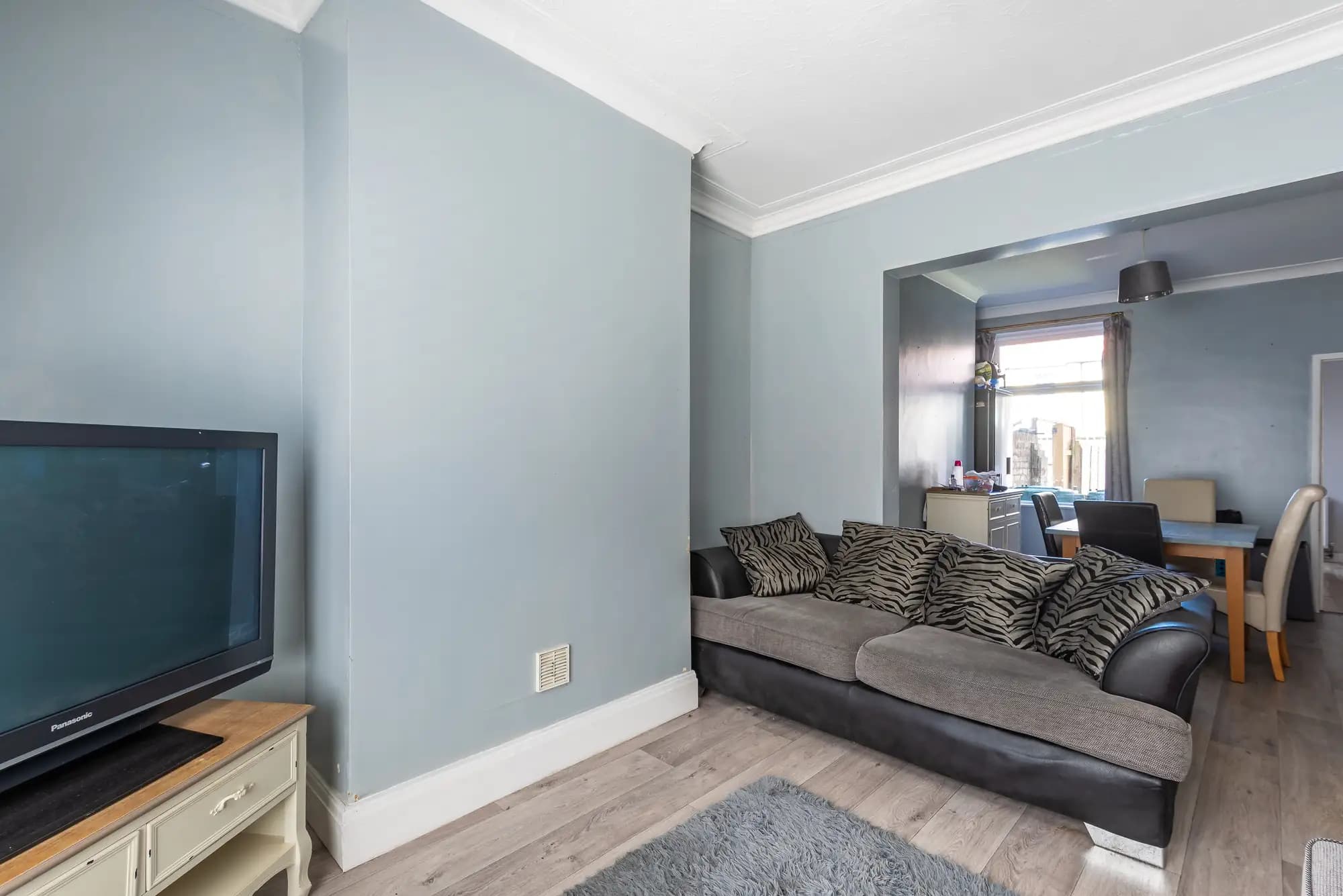 property photo 5 of 42