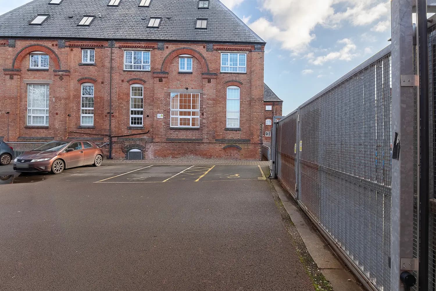 property photo 27 of 28