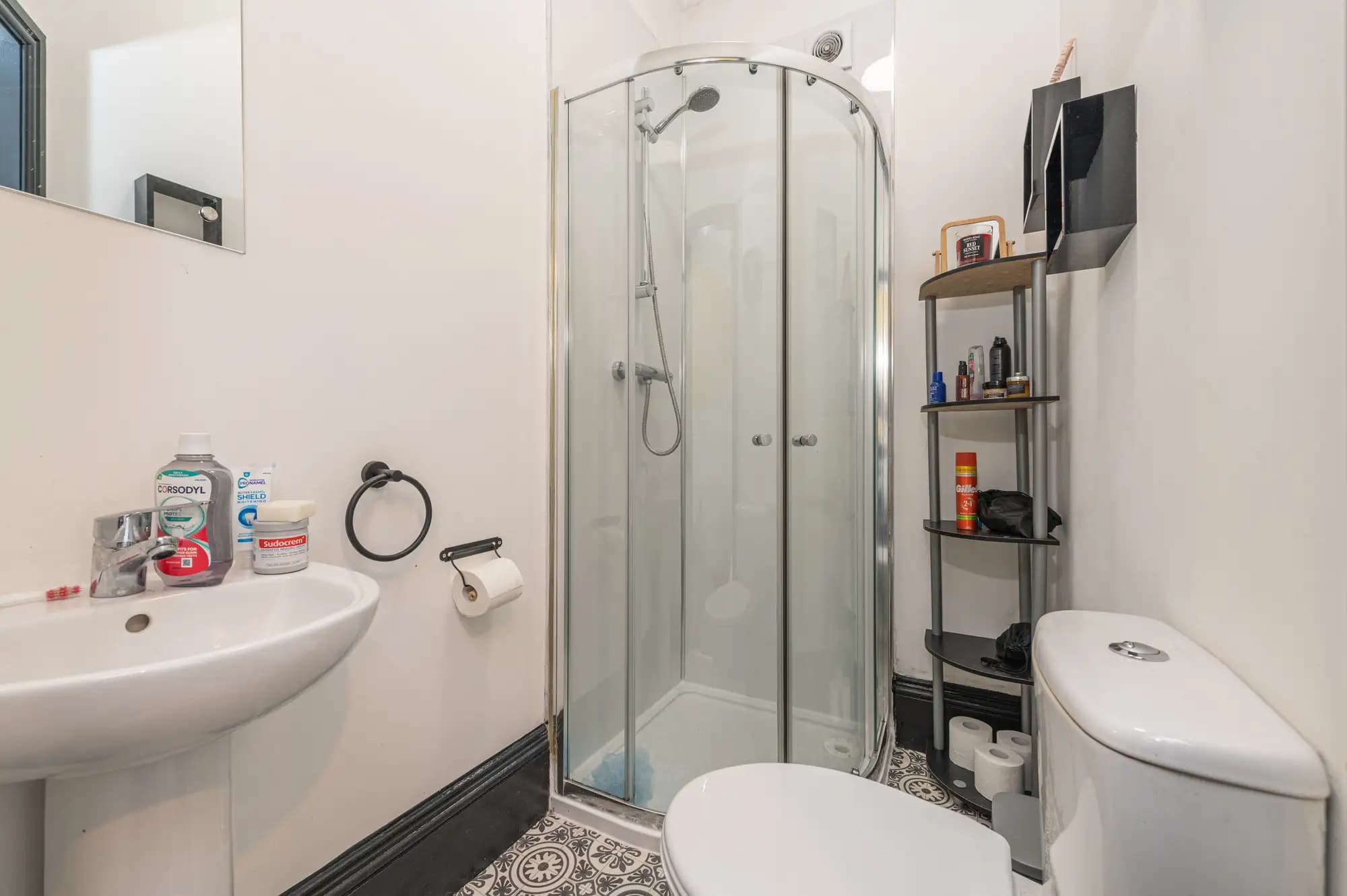 property photo 7 of 19