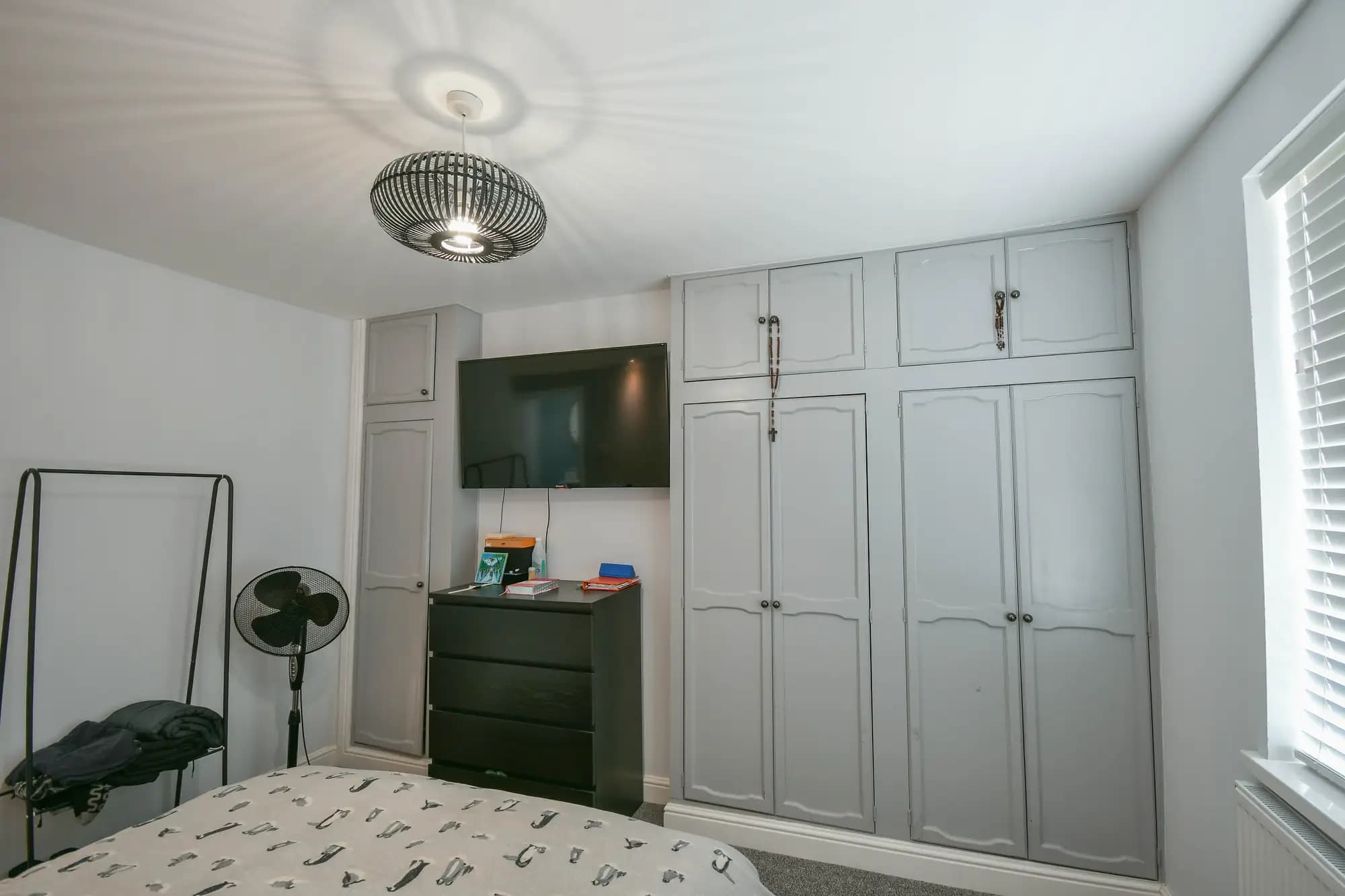property photo 18 of 33
