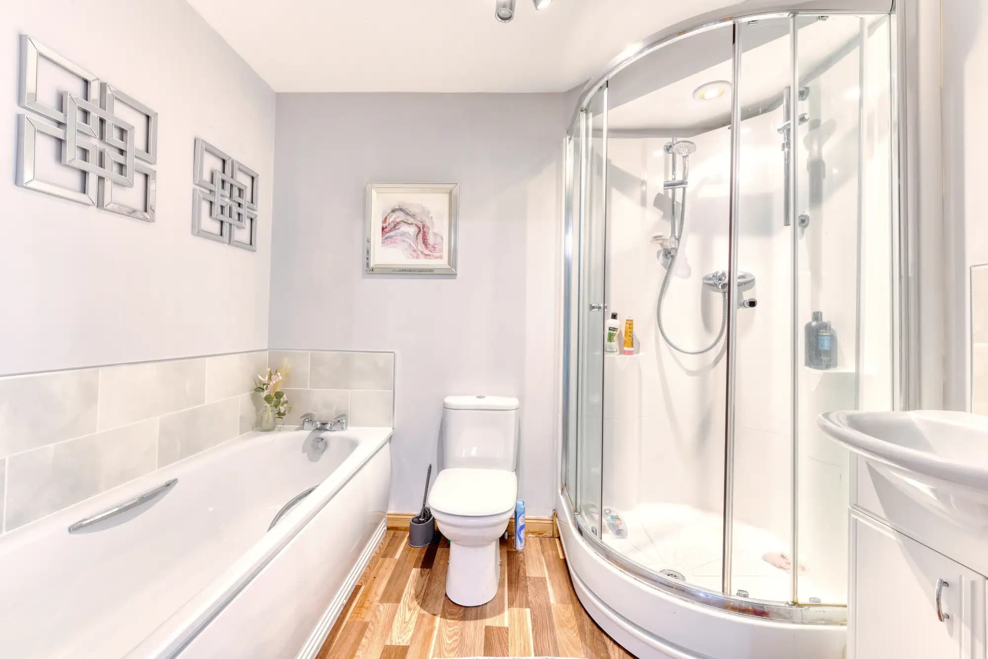 property photo 8 of 28