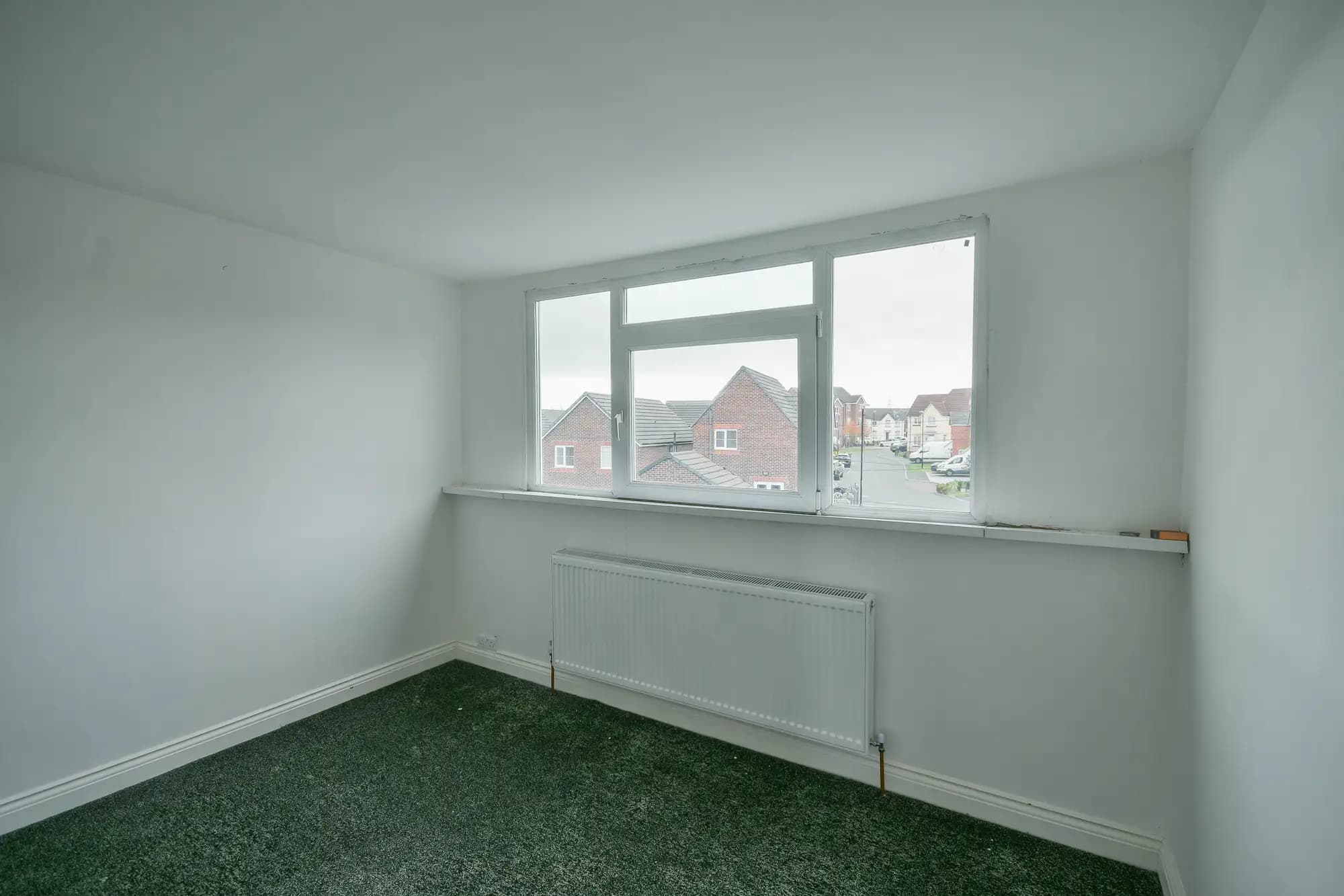 property photo 10 of 18