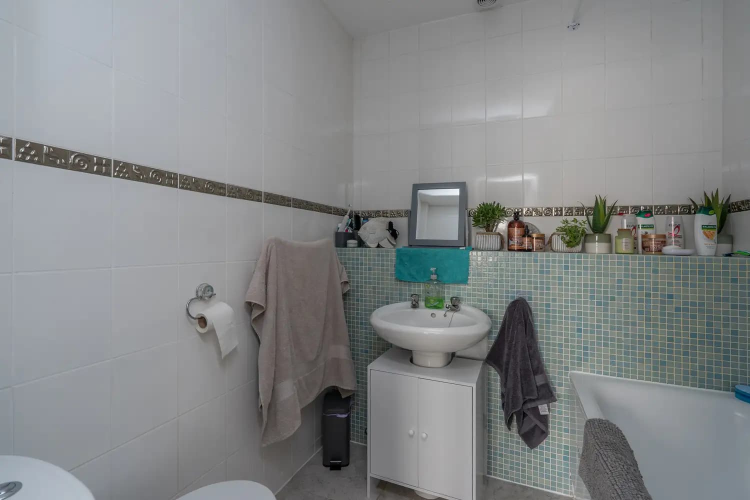 property photo 7 of 16