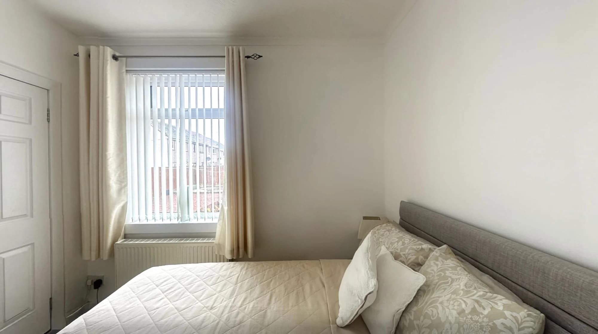 property photo 11 of 17