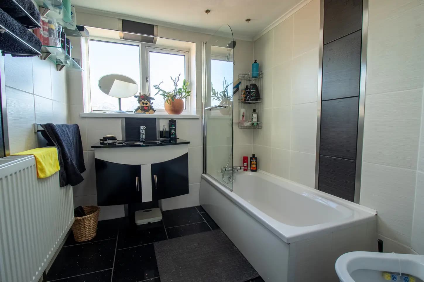 property photo 8 of 17