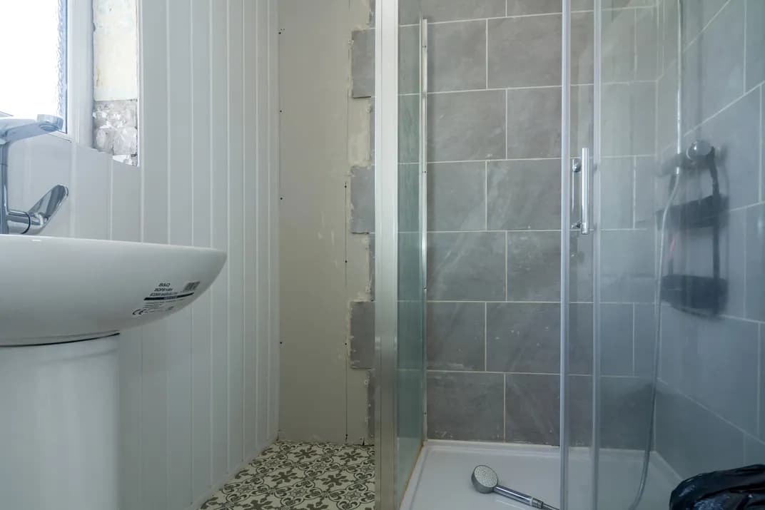 property photo 9 of 28