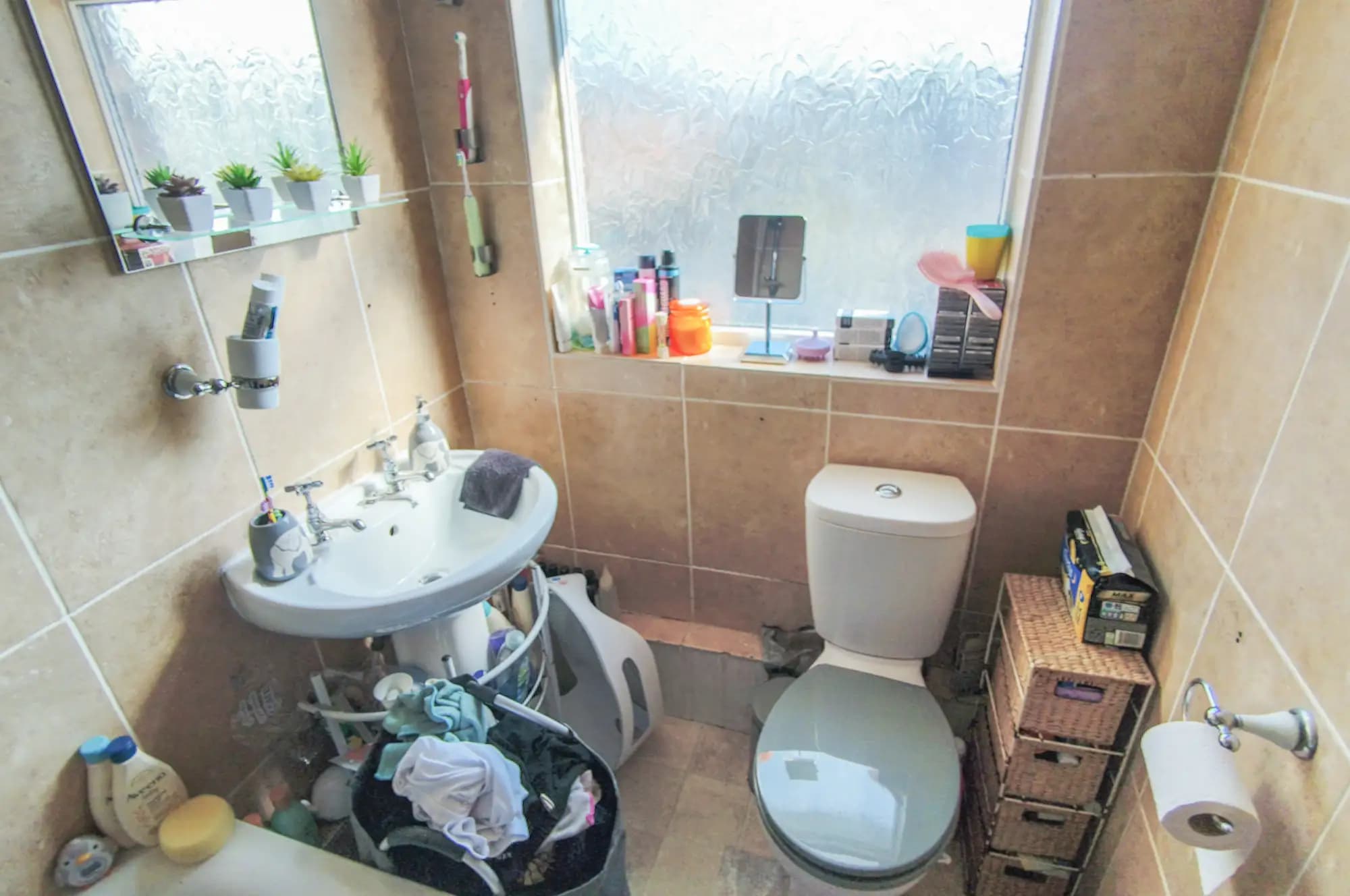 property photo 8 of 16