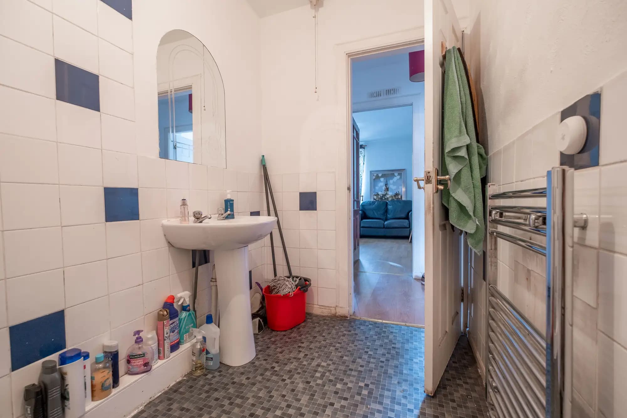 property photo 10 of 17