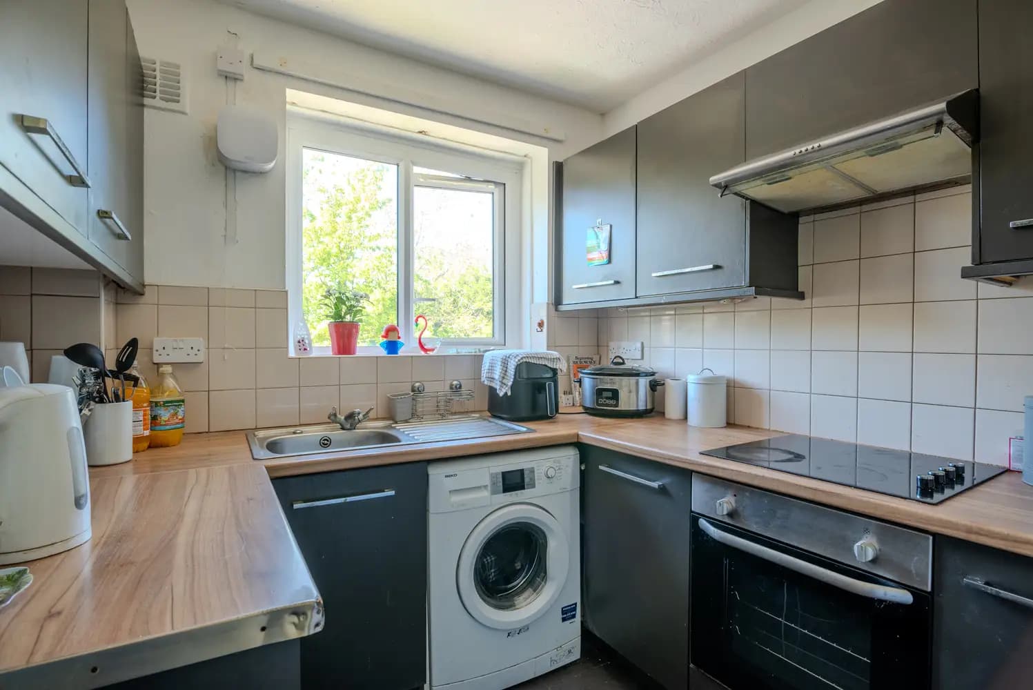 property photo 6 of 15