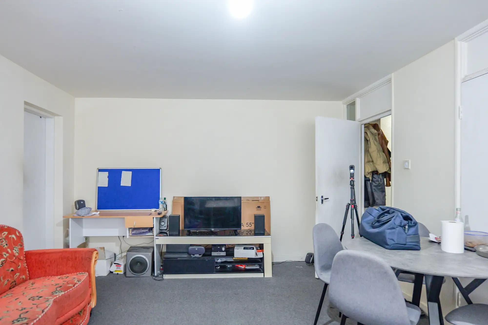 property photo 4 of 20