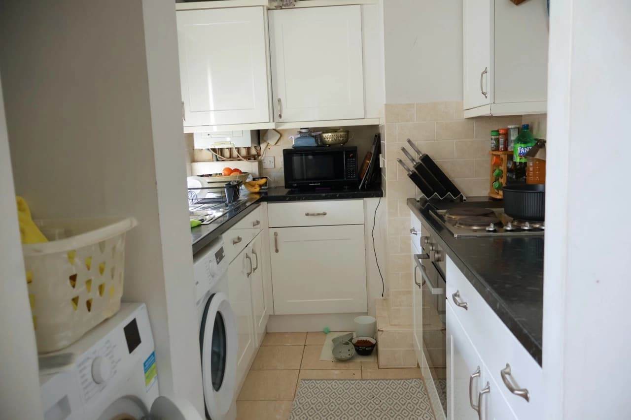 property photo 8 of 15