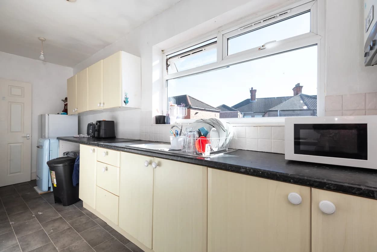 property photo 11 of 28