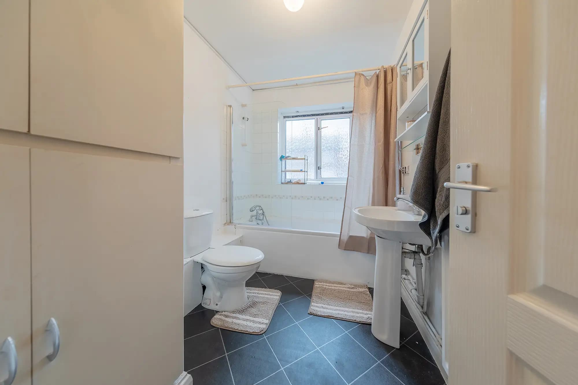 property photo 10 of 20