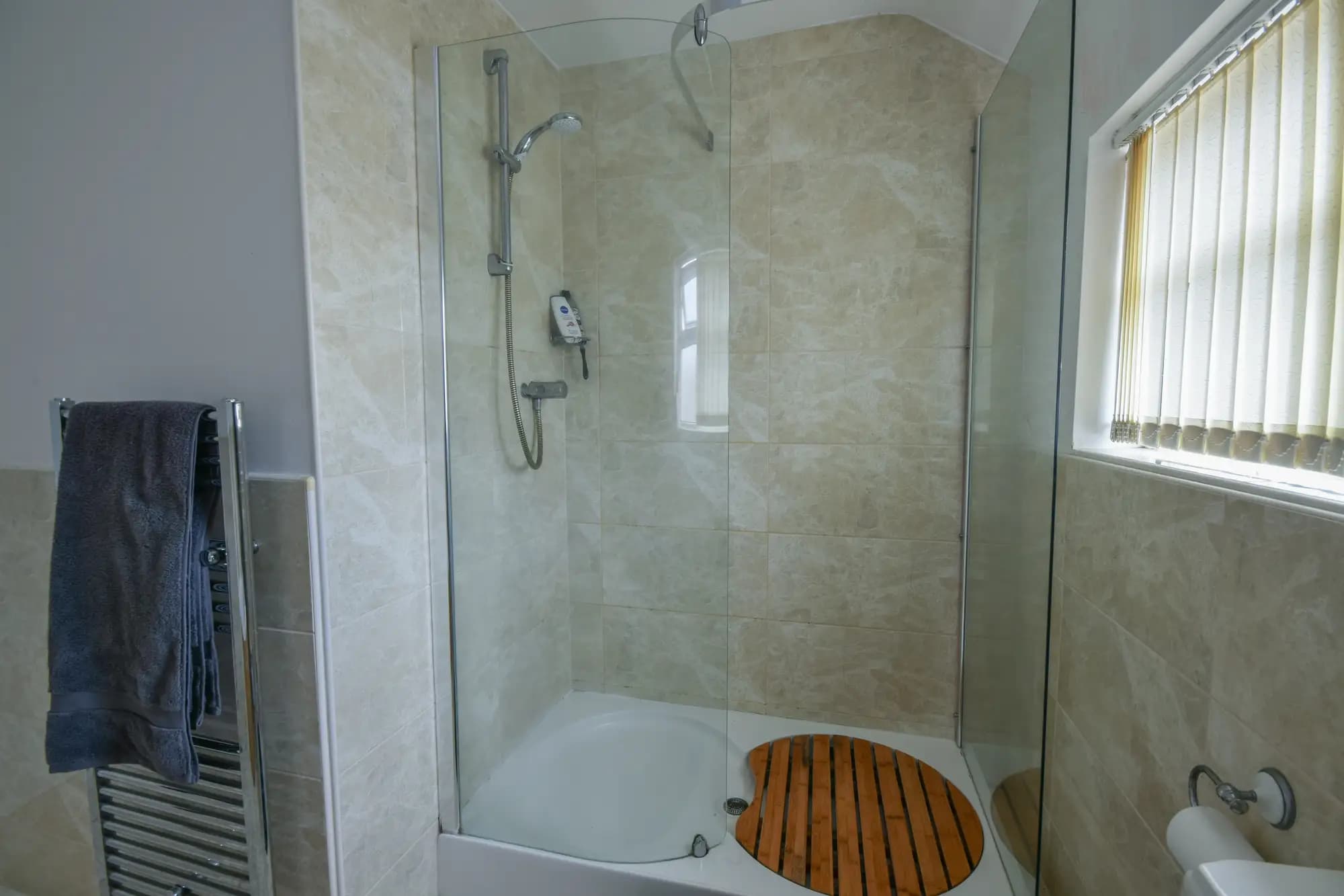 property photo 8 of 17