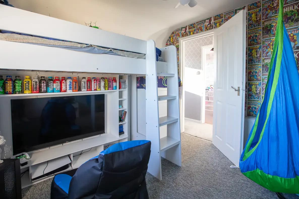 property photo 22 of 35
