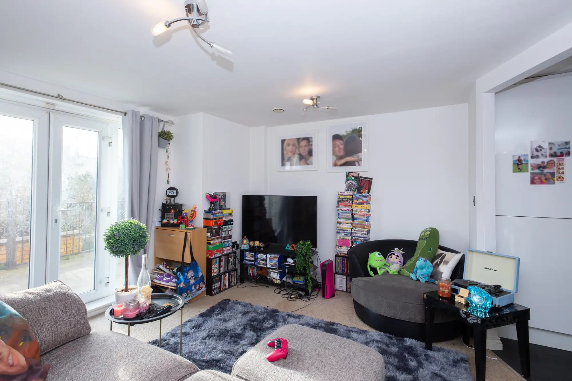 property photo 5 of 10