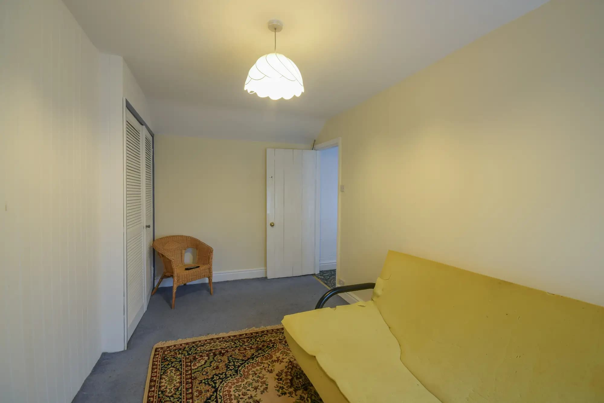 property photo 8 of 16