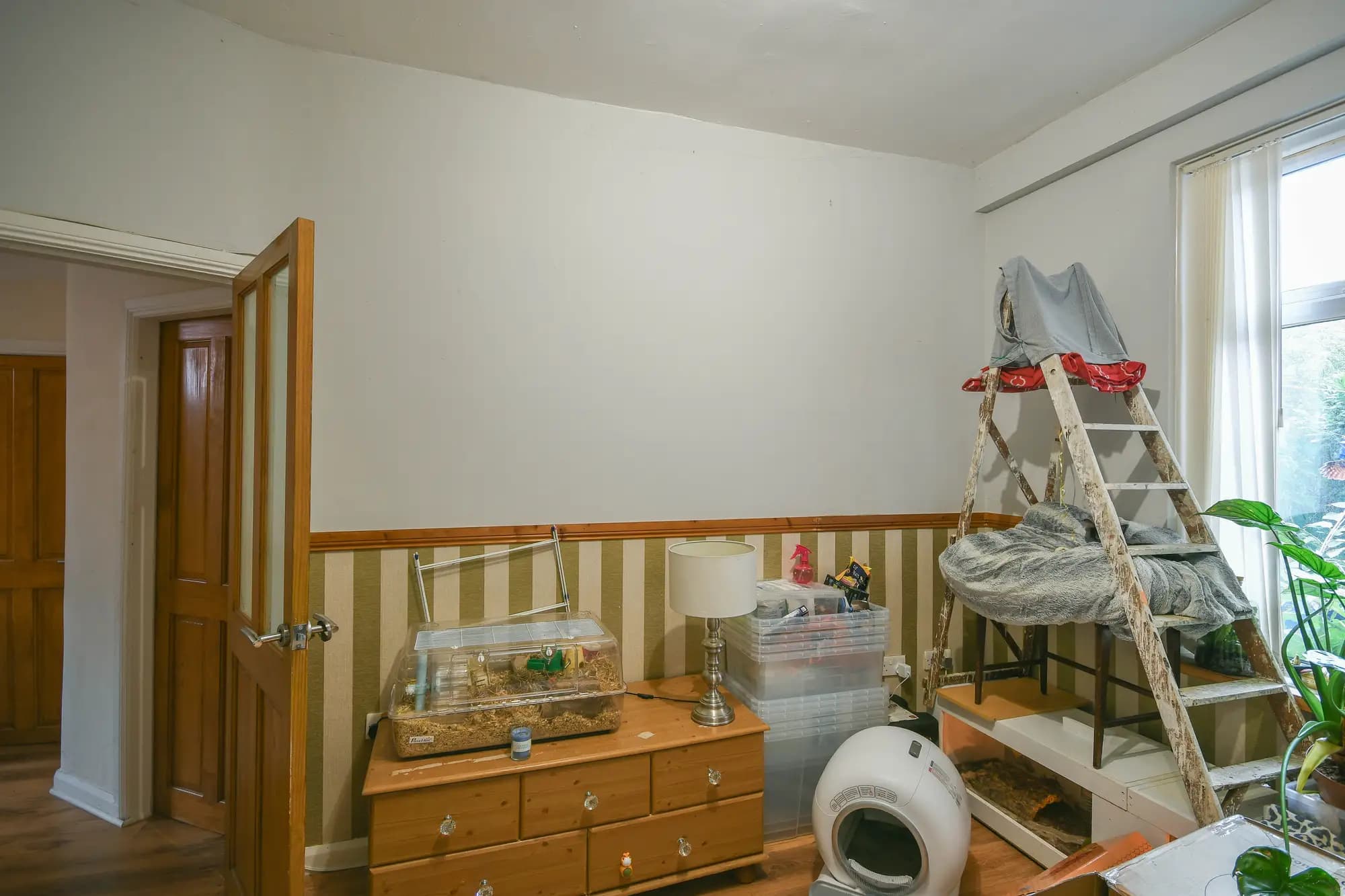property photo 4 of 17
