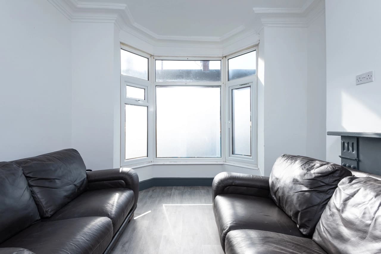 property photo 25 of 40