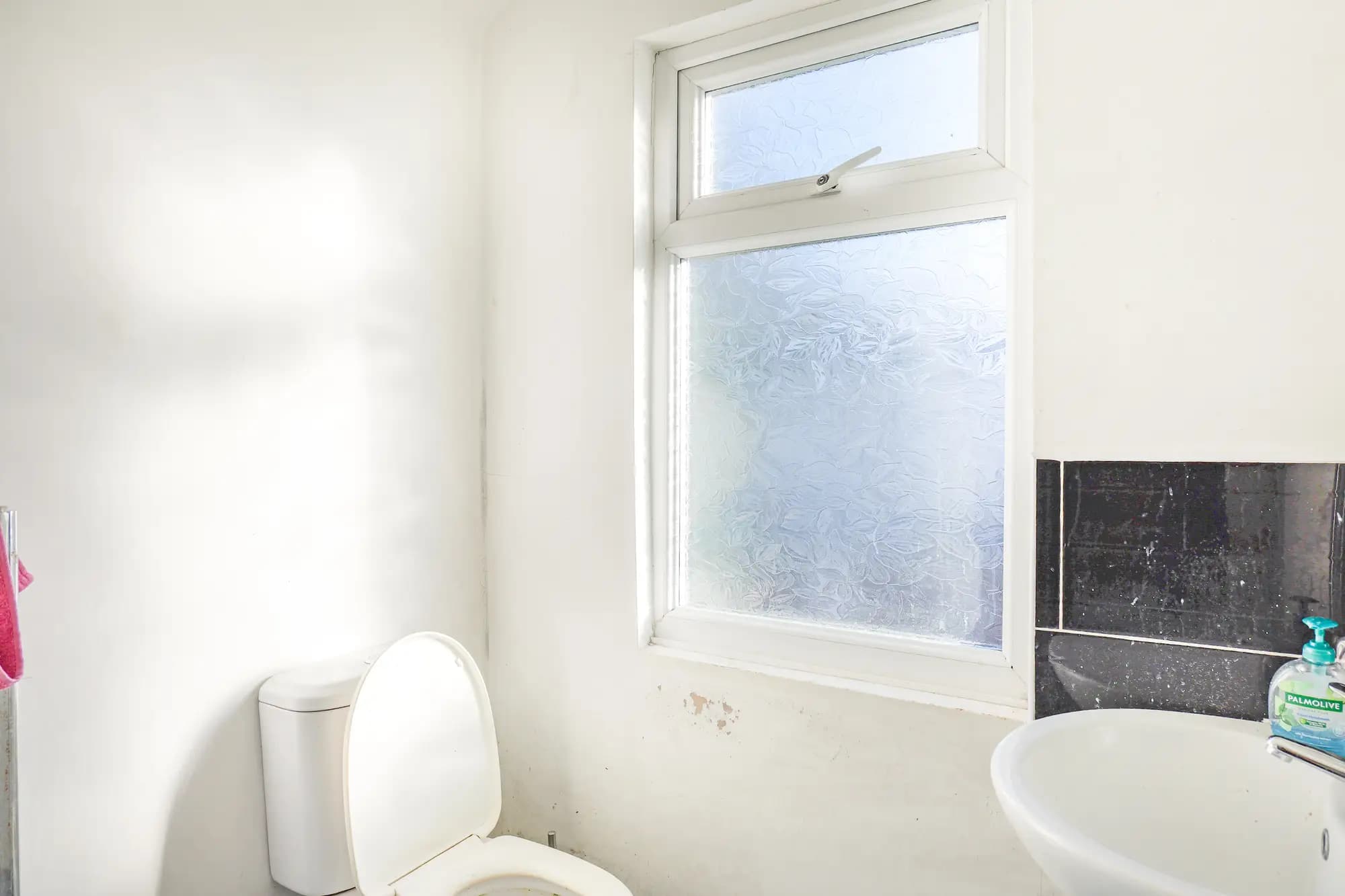 property photo 5 of 19